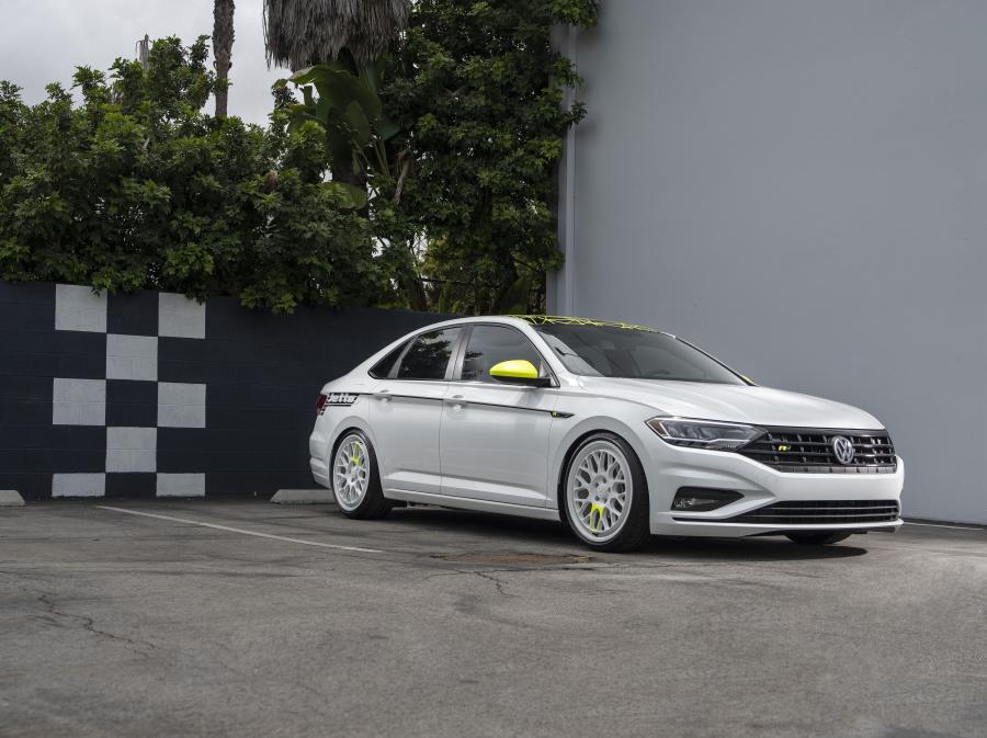  Volkswagen Jetta R-Line SoCal Concept 2018 года  (фото 1 из 5)